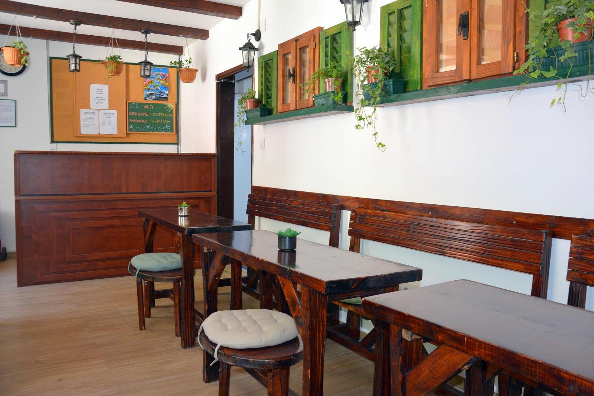Montenegro Backpackers Home Котор Екстер'єр фото